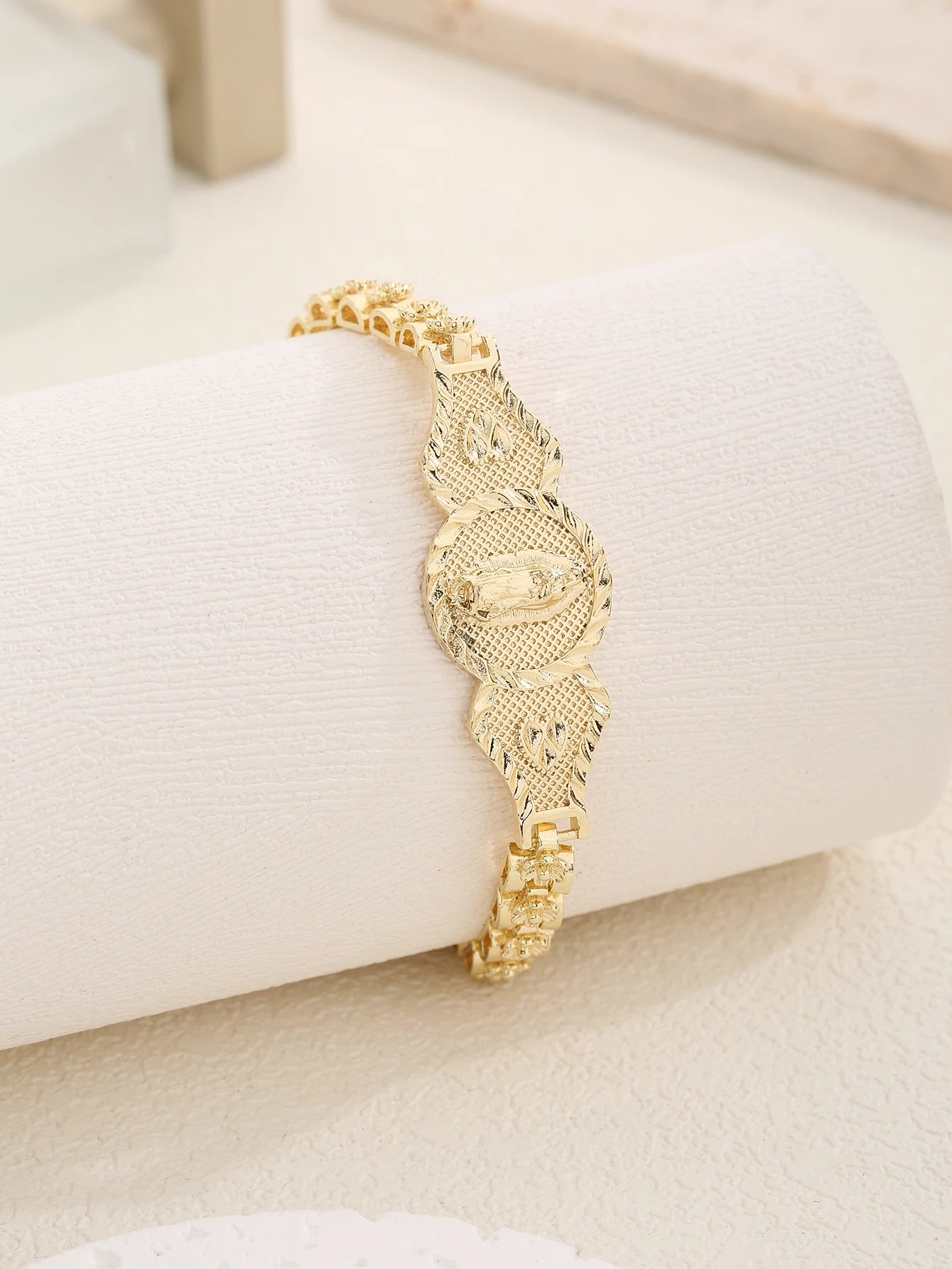 FanSibao Religious Jewelry Virgin Mary Lucky Woman Gold Bracelet Suitable for Parties and Weddings
