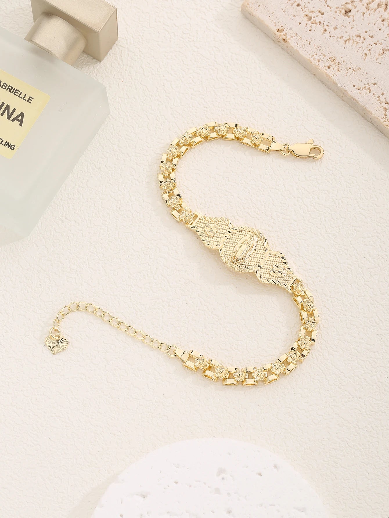 FanSibao Religious Jewelry Virgin Mary Lucky Woman Gold Bracelet Suitable for Parties and Weddings